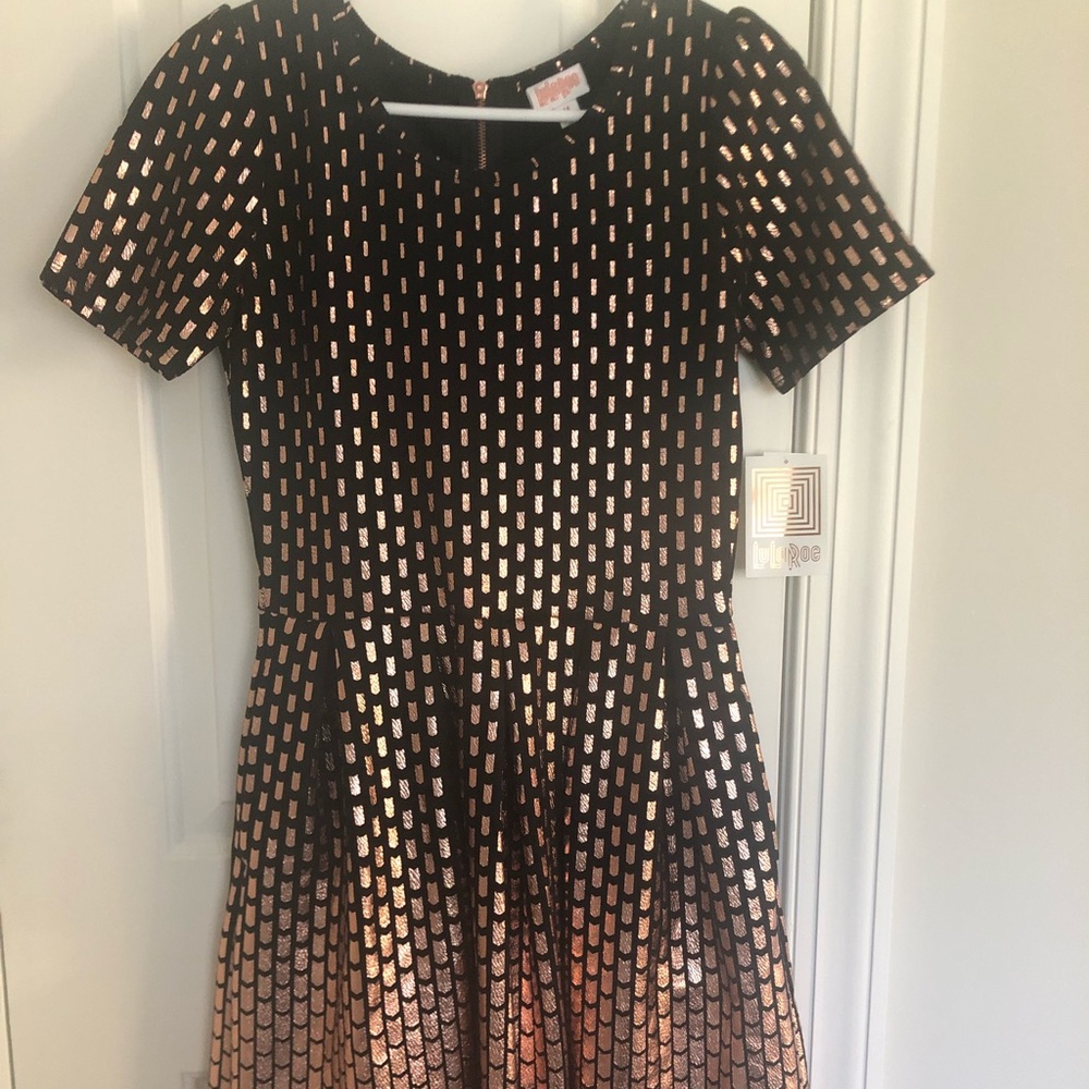 Elegant Amelia, Black with Rose Gold.